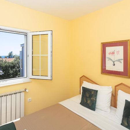 Pansion Pirat Petrcane Exterior foto